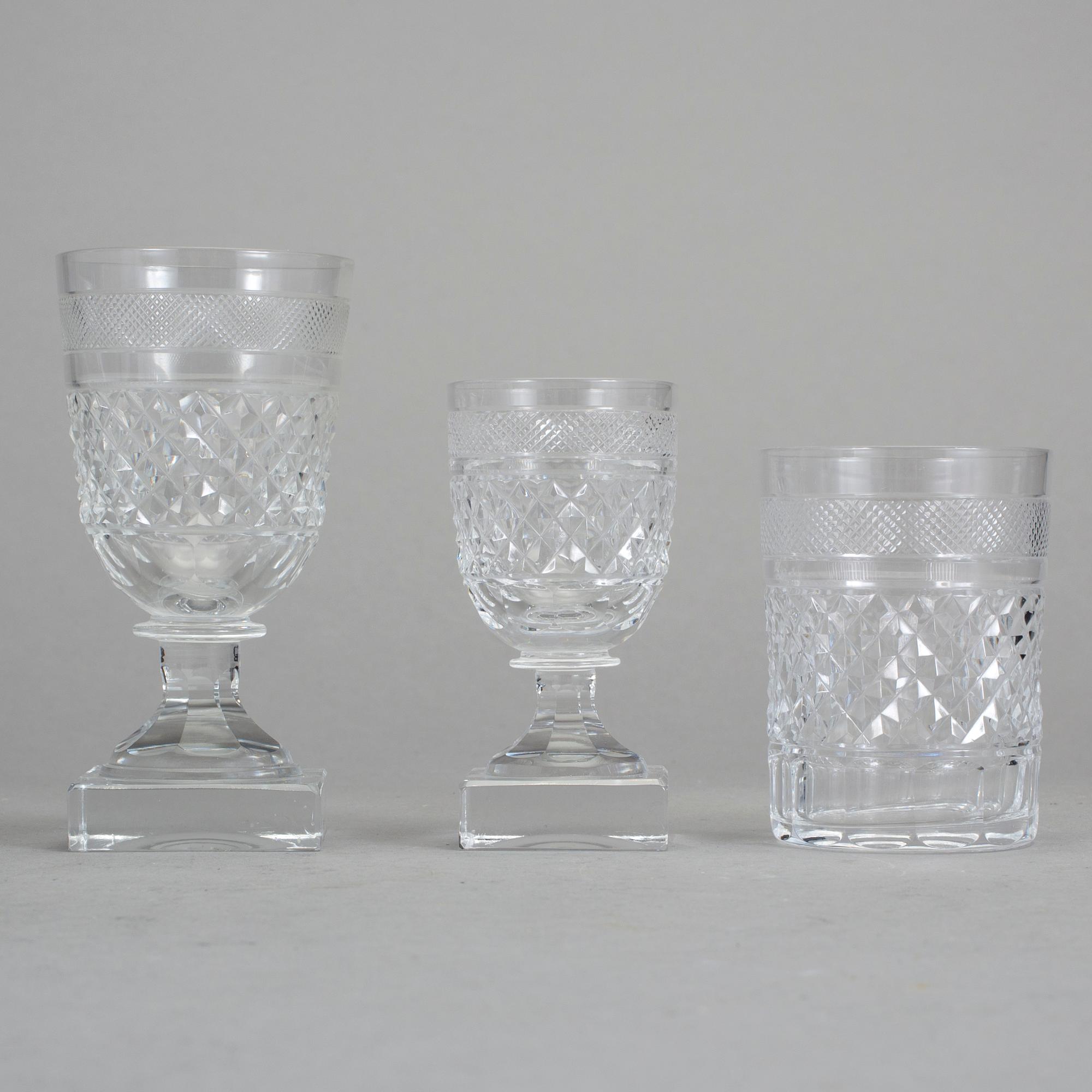 GLASSERVIS, 18 delar, omkring 1900.