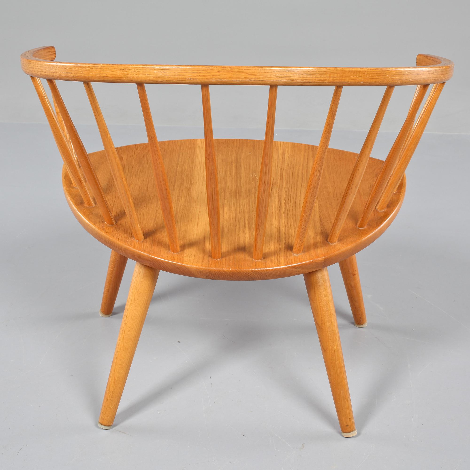 KARMSTOL, "Arka" Yngve Ekström, modellen formgiven 1955.