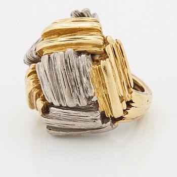 An 18K gold and platinum ring.