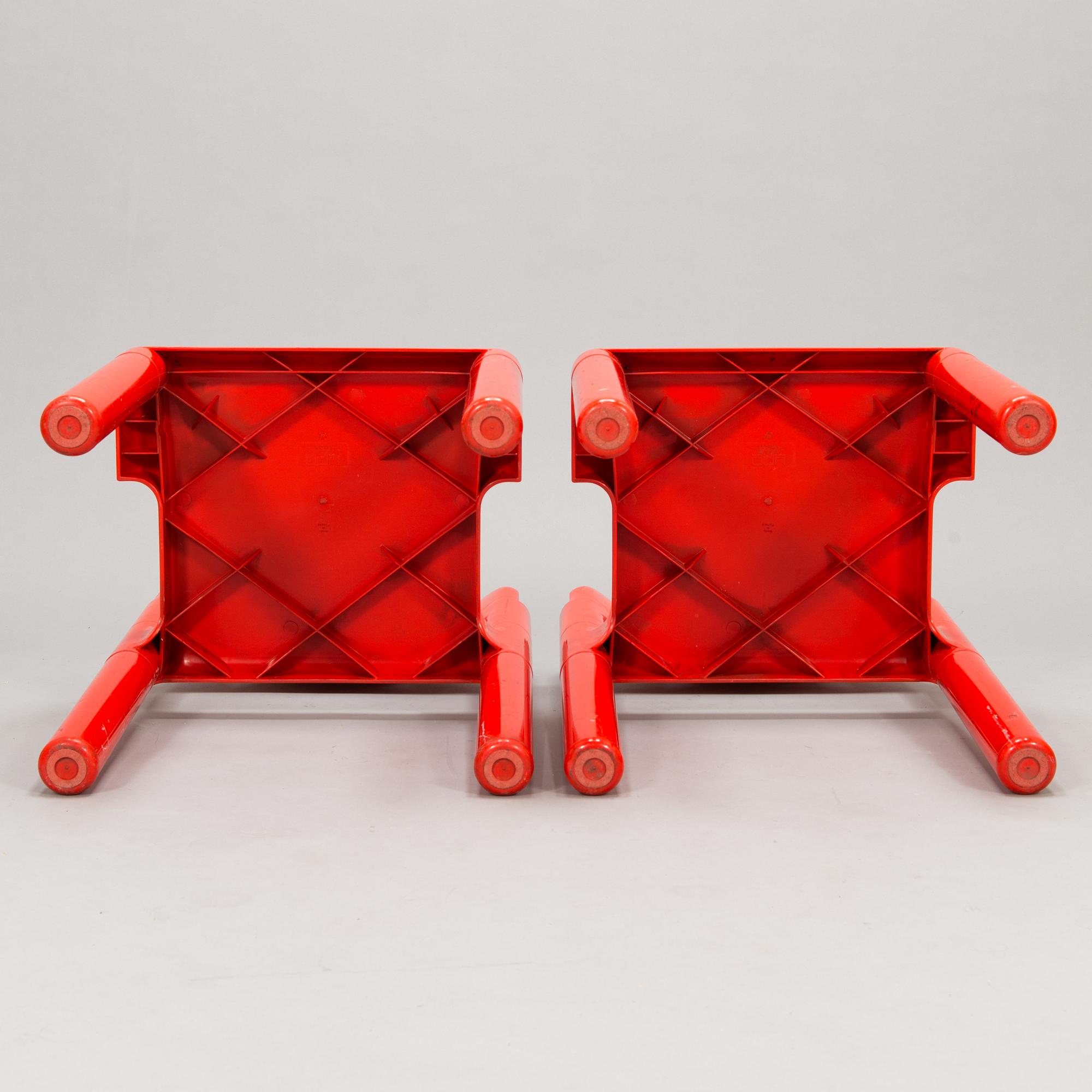 An interior set in red plastic from the 1970s, 7 parts.