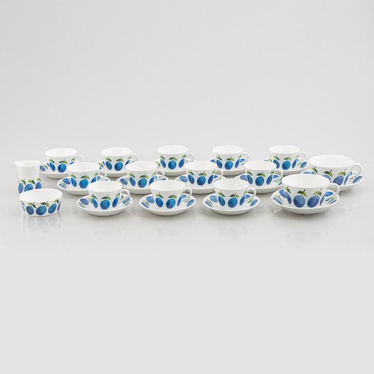 Stig Lindberg, 16 pieces of a "Prunus" bonechina service, Gustavsberg, Sweden.