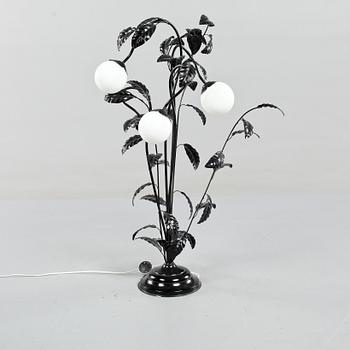 GOLVLAMPA, 1900-talets andra hälft.