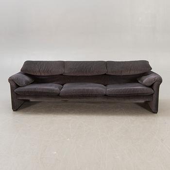 Vico Magistretti, a 'Maralunga' sofa, Cassina, Italy, late 20th Century.