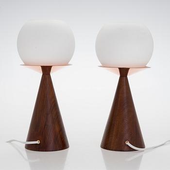 Maria Lindeman, a pair of mid-20th century 'K11-40' table lamps for Idman.