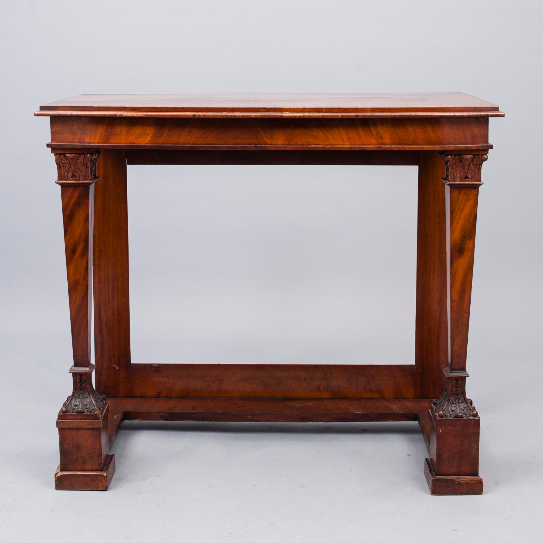 SPEGEL och KONSOLBORD, biedermeier, 1800-talets mitt.