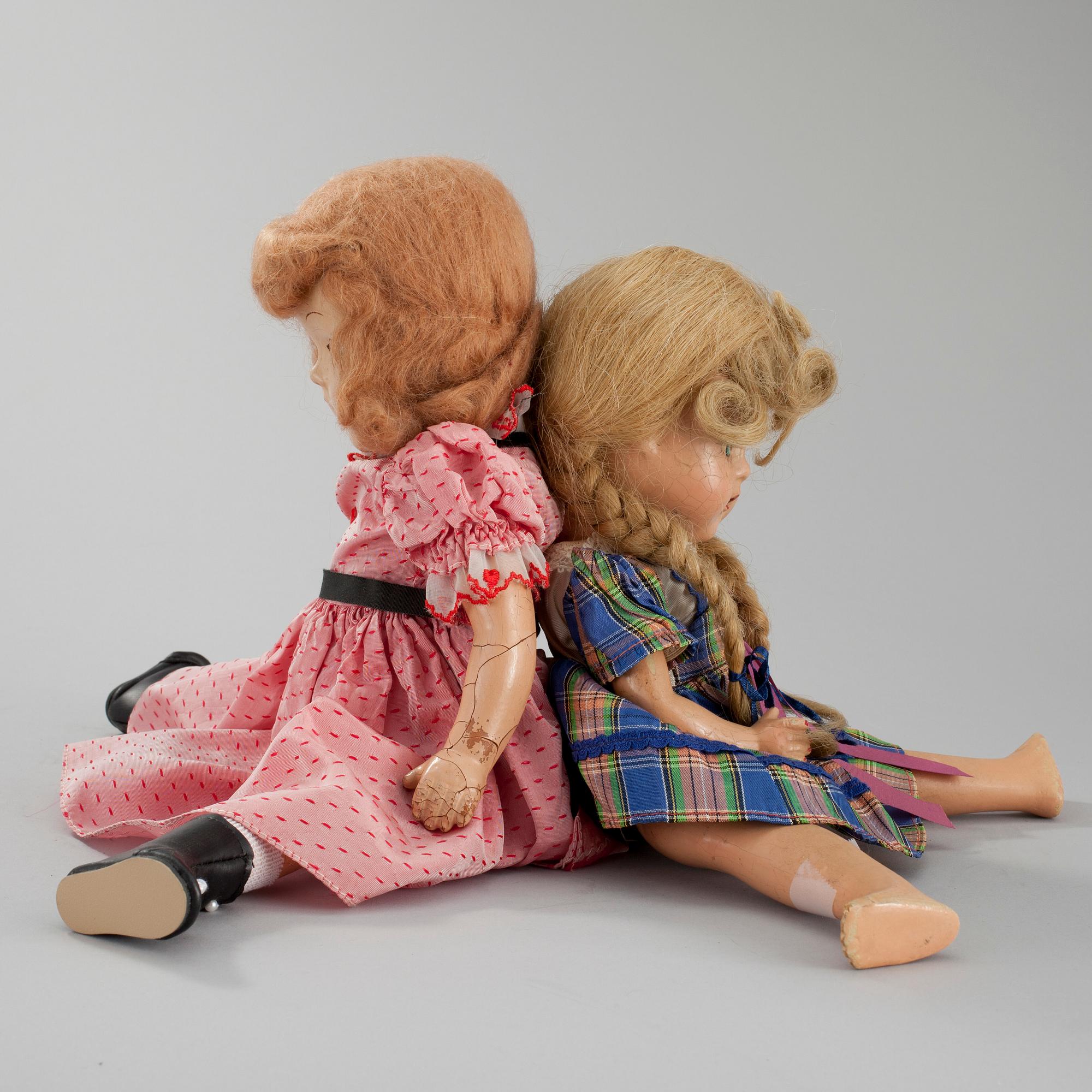 NUKKEJA, 2 kpl, 1900-luvun alkupuoli.