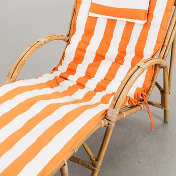 SOLSTOL/VILFÅTÖLJ, rotting, 1900-tal. Dyna medföljer.