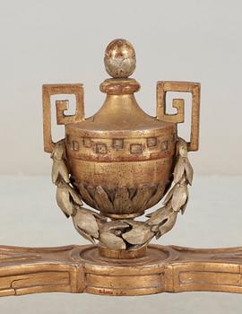 KONSOLBORD. Gustavianskt stockholmsarbete, 1700-talets slut.