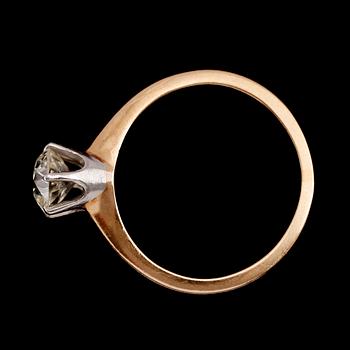 RING, 14 k guld och vitguld, briljantslipad diamant ca 0.80 ct.