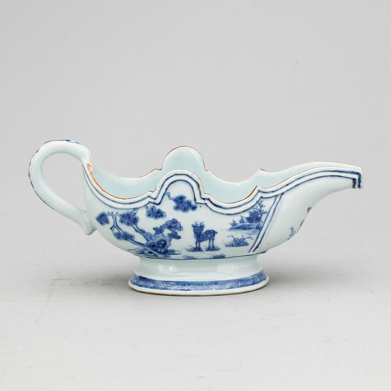 SÅSSKÅL samt SMÖRASK, porslin, Kina, troligen Qianlong (1736-1795).
