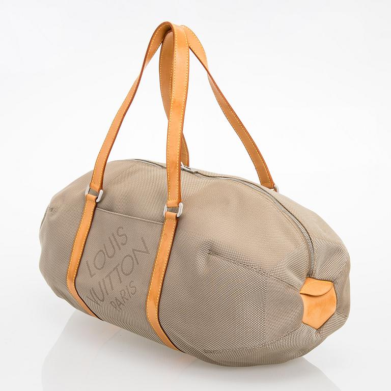 Louis Vuitton, An 'Attaquant' duffel bag.