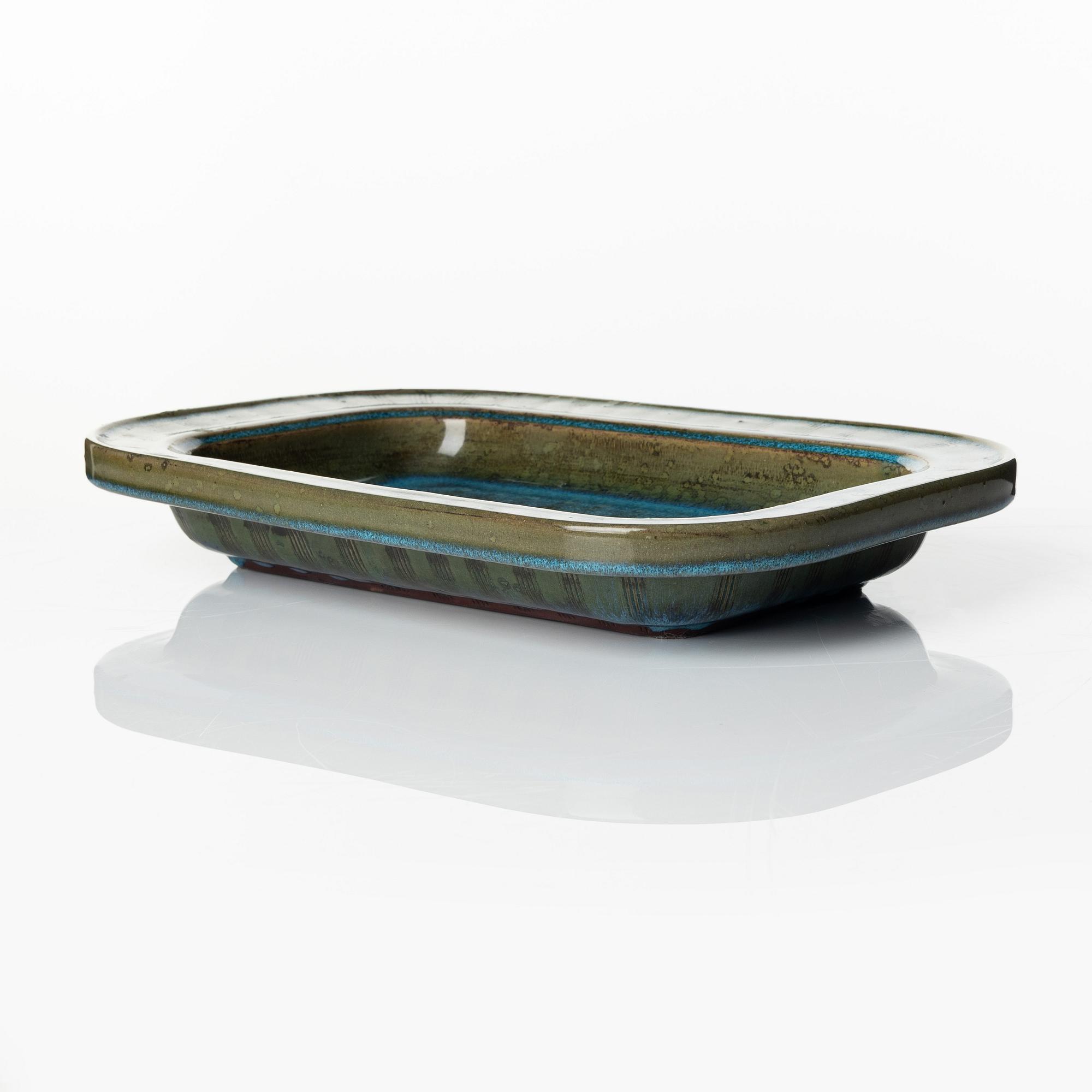 Wilhelm Kåge, a 'Farsta' stoneware dish, Gustavsberg studio, Sweden 1960.