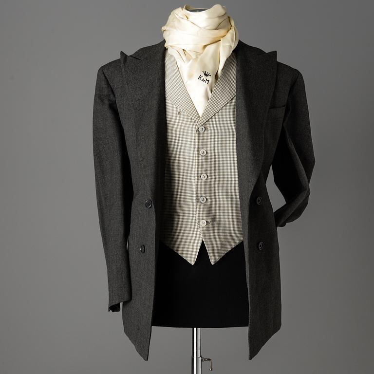 Five pieces of clothing owned by Kar de Mumma, second half of the 20th Century.