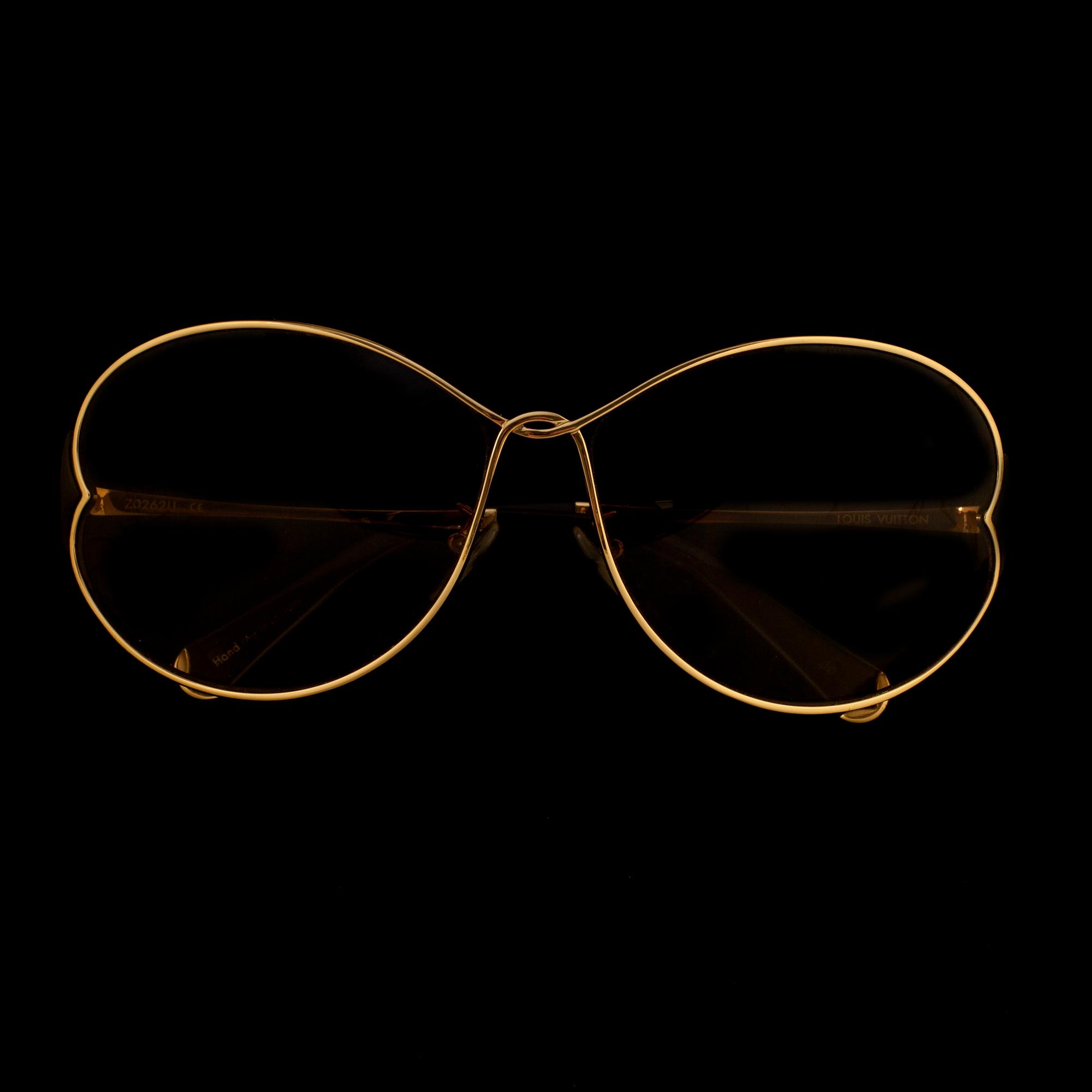 SOLGLASÄGON, "Daisy", Louis Vuitton.