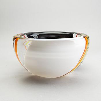 Erik Höglund, glasskål, Strömbergshyttan, signerad och numrerad 9/25.