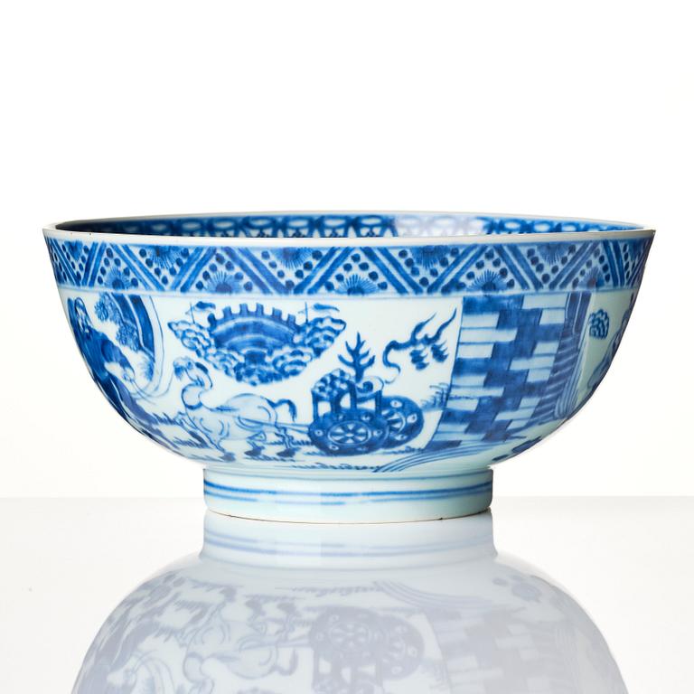 A blue and white bowl, Qing dynasty, 18th century.