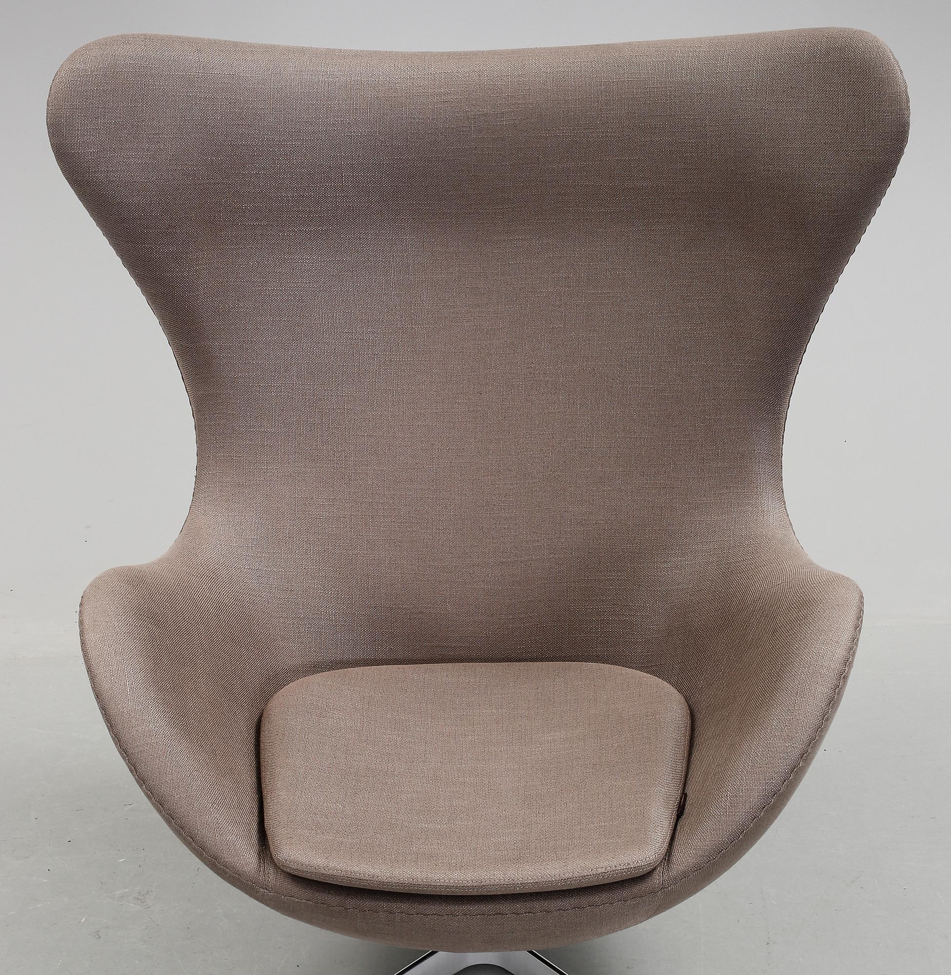 FÅTÖLJ, "Ägget", Arne Jacobsen för Fritz Hansen, 2013/2014.