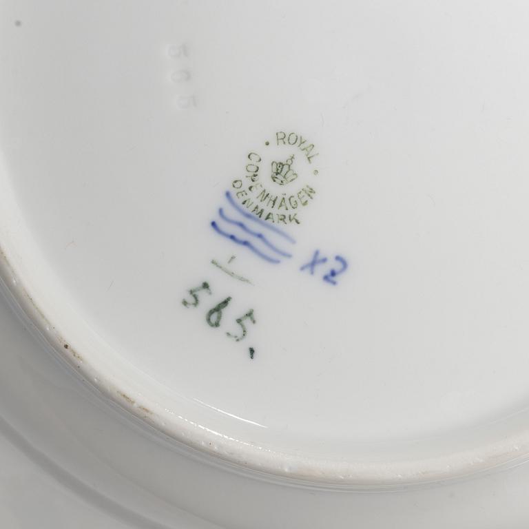 Royal Copenhagen, Dinner service, 31 pieces, “Musselmalet Halvblonde”, Denmark.