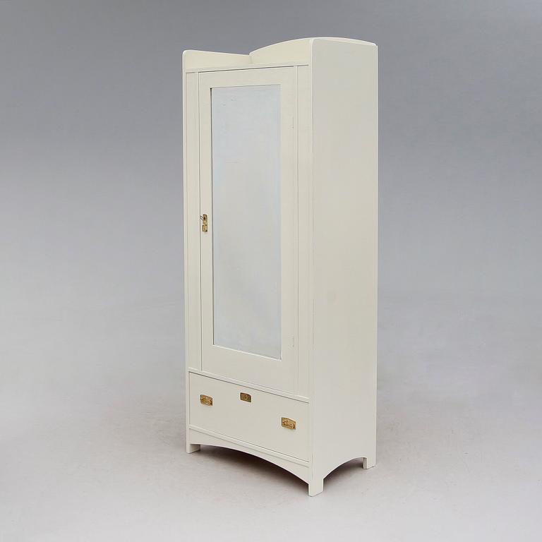 KLÄDSKÅP, omkring år 1900.