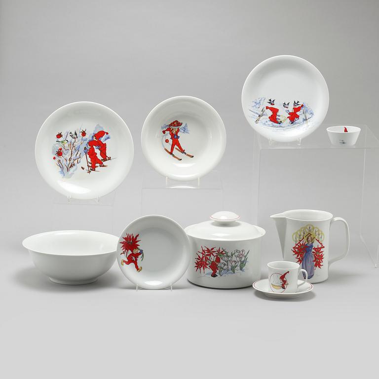 A porcelian set of table ware of 35 pcs, "Tomteul", Rörstrand, 20th century.