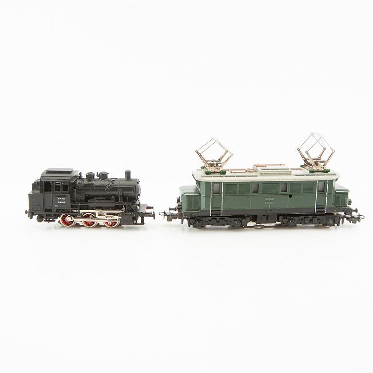 Märklin, train set, including two locomotives, E44039 and 89028.