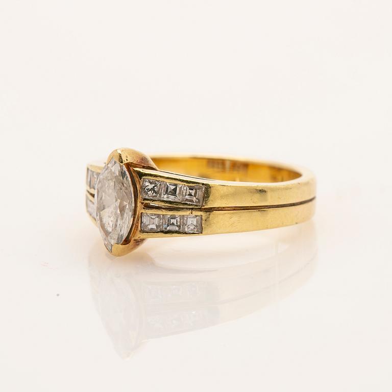 Ring, 18k med diamanter, Willy Wiemann.