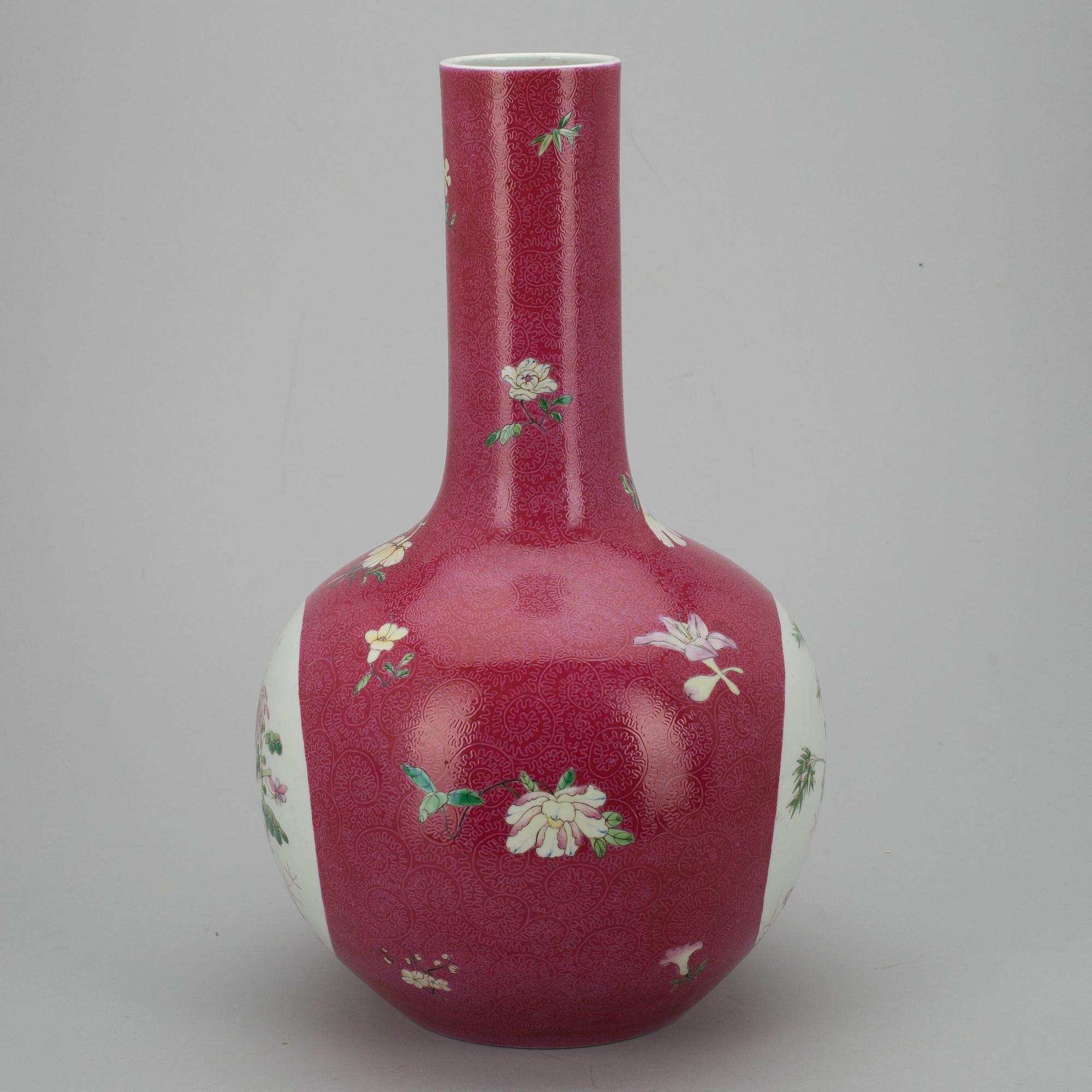 VAS, porslin, Kina, sekelskiftet 1800/1900.