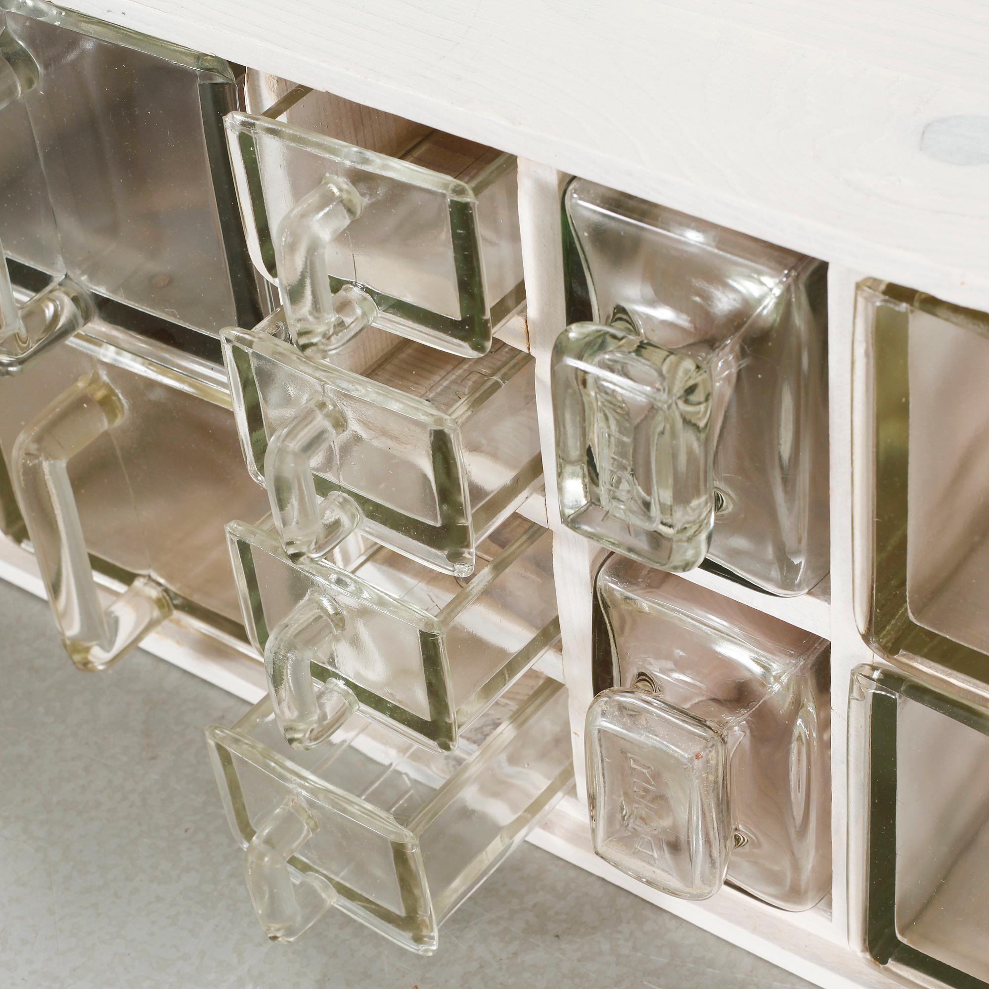 SPECERI- / KRYDDHYLLA, "Reda", Gunnar Fredrikson AB, omkring 1900-talets mitt.