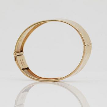ARMRING, guld 18k, otydliga stämplar, otydliga svenska stämplar, 1900-tal. Vikt ca 23 gram.