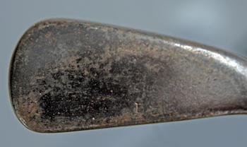 GOLFKLUBBOR, 2 st, järn, 1890-tal.