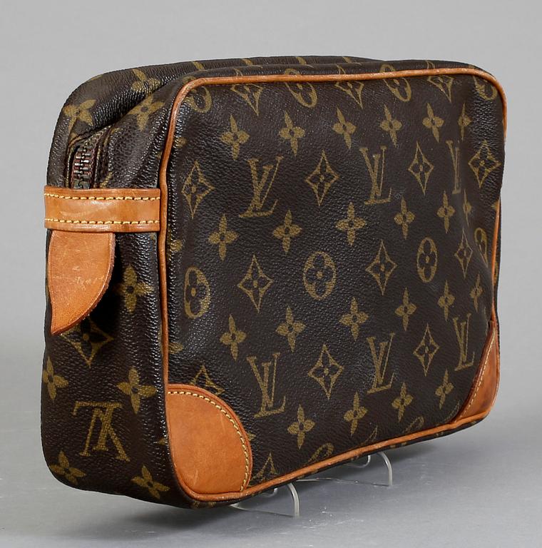 NECESSÄR, Louis Vuitton.