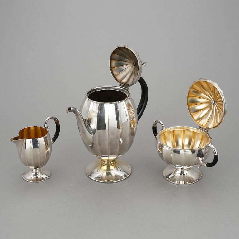 KAFFESERVIS, 3 delar, nysilver, CG Hallberg, 1900-talets första hälft.