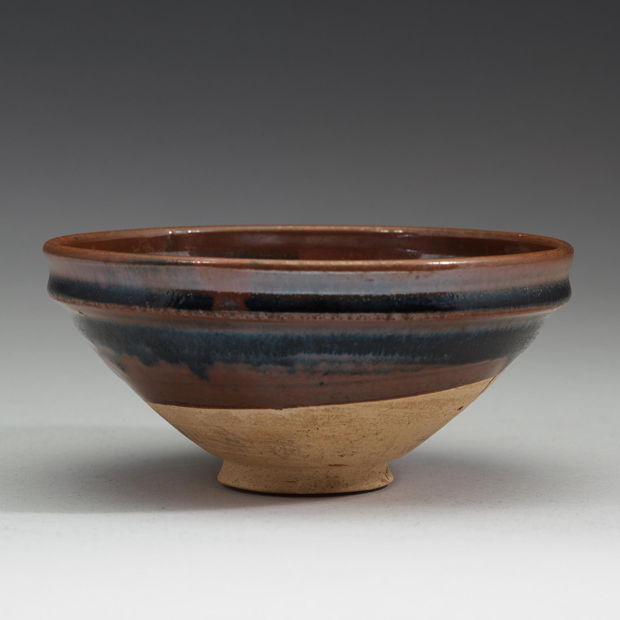 SKÅL, keramik. Cizhou-typ, northern blackware, Jin dynastin (1115-1234).