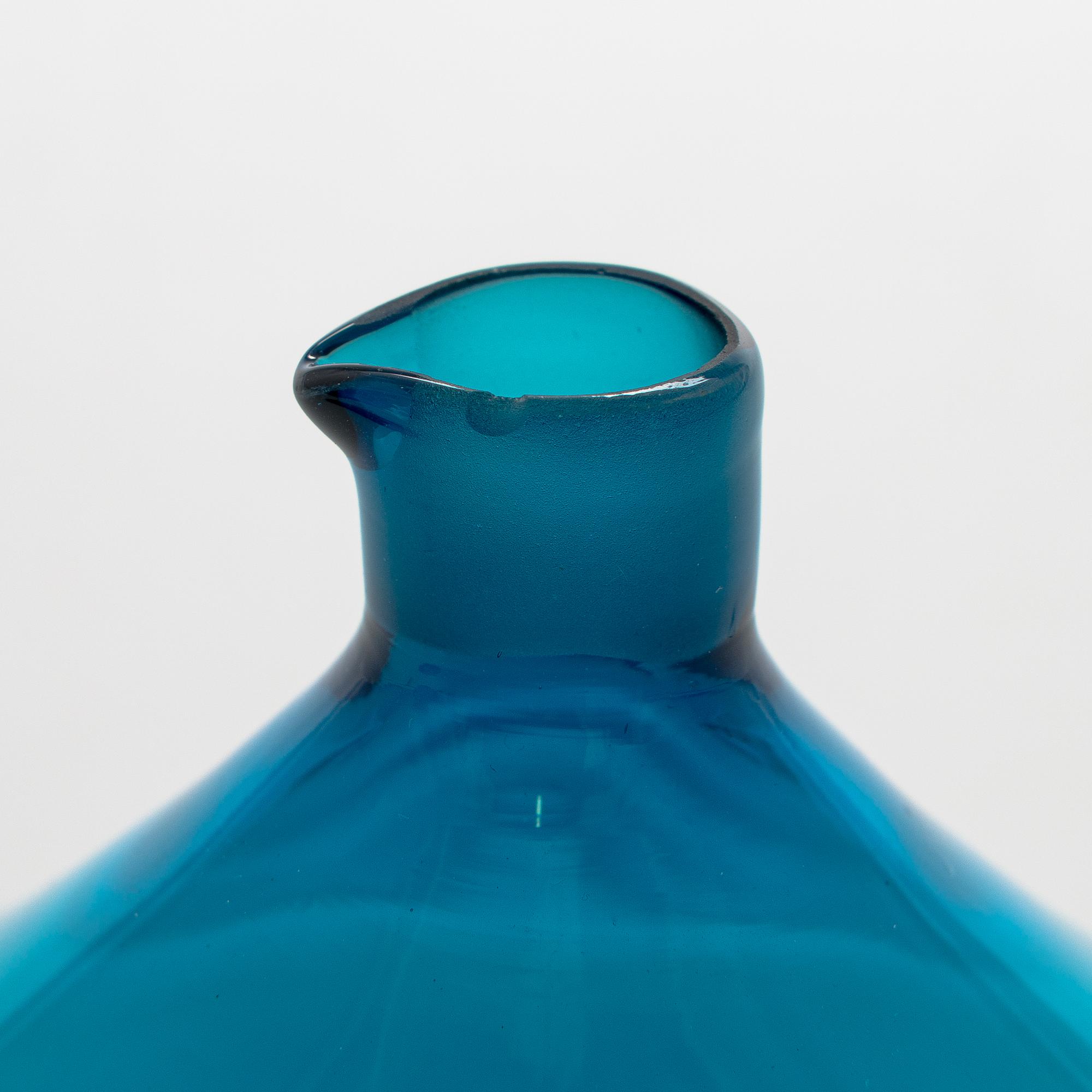 Nanny Still, a 26-piece 'Harlequin' glassware for Riihimäen Lasi Oy.