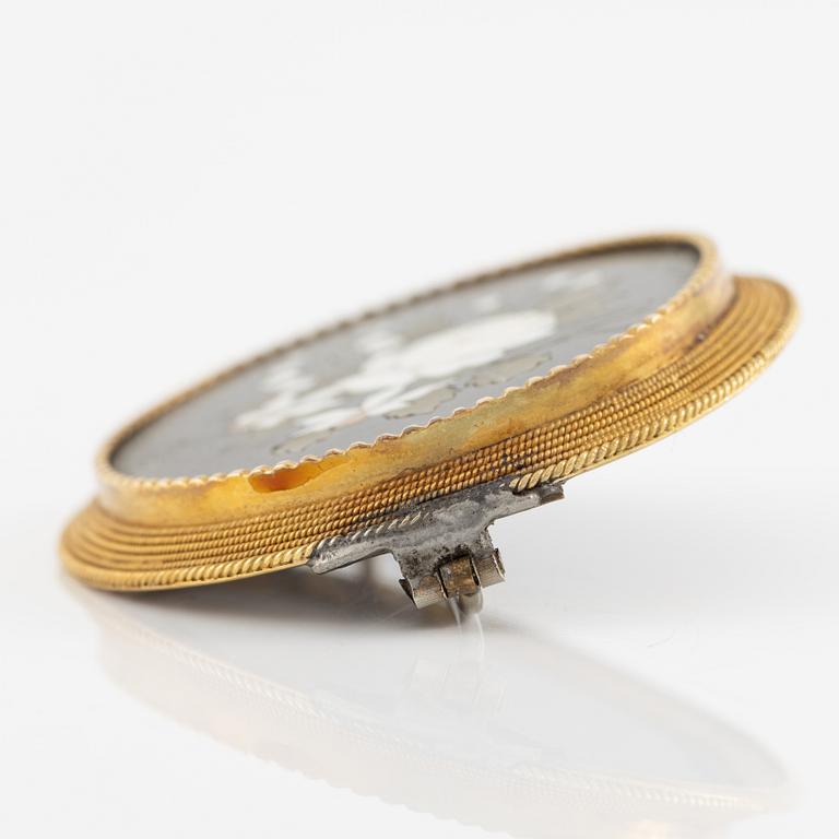Brosch 14K guld med Florentinsk mosaik i form av blombukett. Sent 1800-tal.