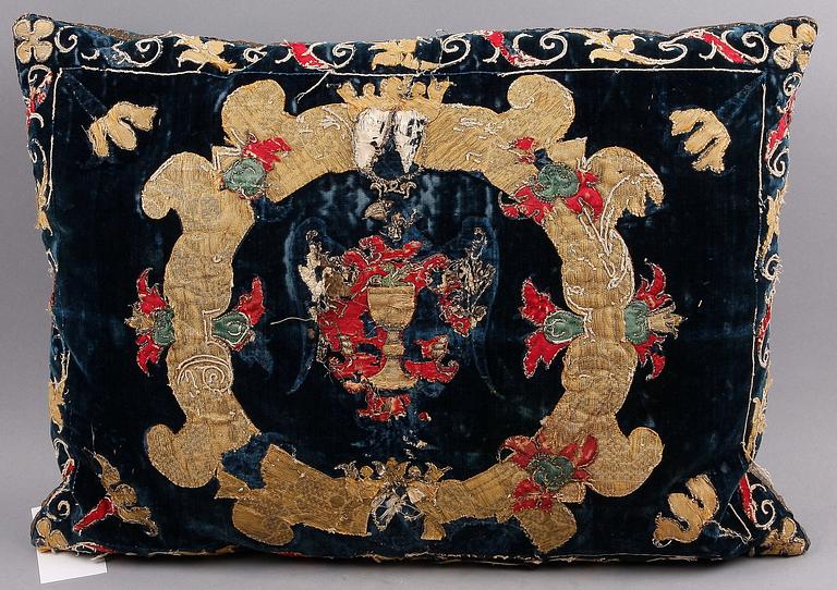 KUDDAR ett par, barockstil, 1700/1800-tal.