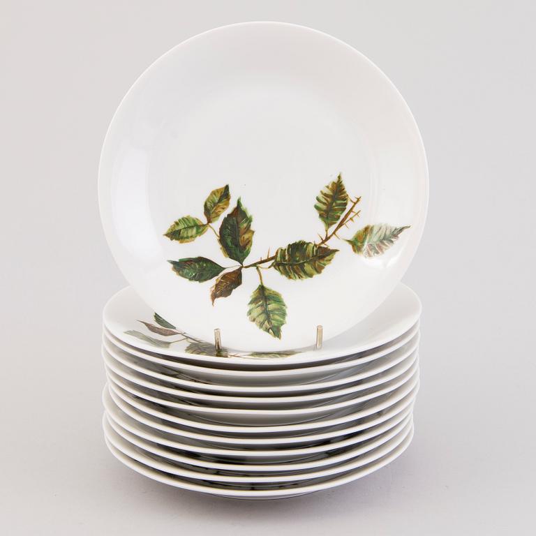 A 22(+1)-piece porcelain coffee set,  "Ruusu" (Rose), Anneli Qveflander & Ulla Procopé. In produktion 1957-1969.