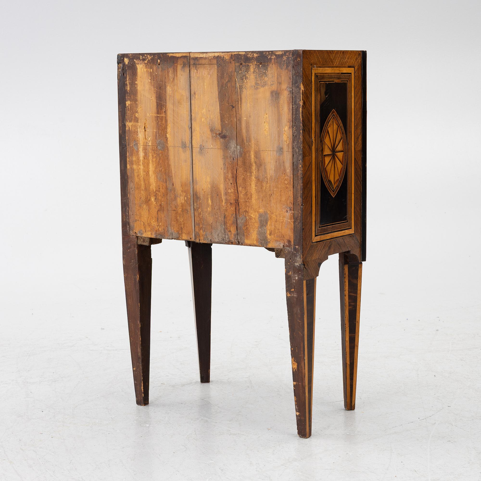 Chest of drawers, Louis XVI, France, latter half of the 18th century.