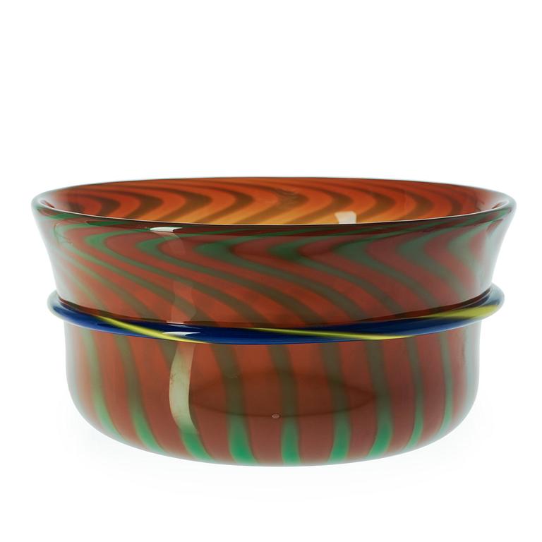 An Ingeborg Lundin graal glass bowl, Orrefors 1970.