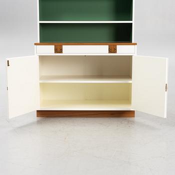 Josef Frank, a model "B2255" bookshelf, Firma Svenskt Tenn, post 1985.