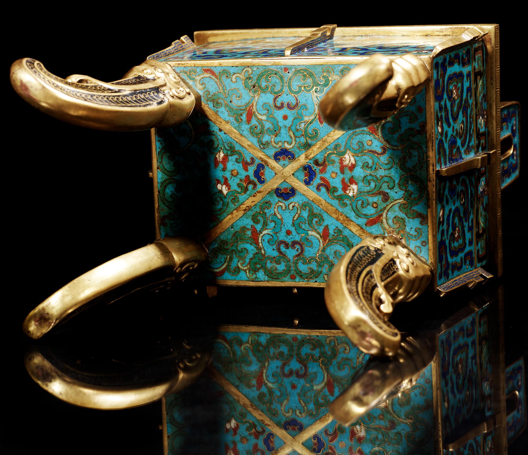 A cloisonne censer with cover, Qing dynasty, Qinalong (1736-95).