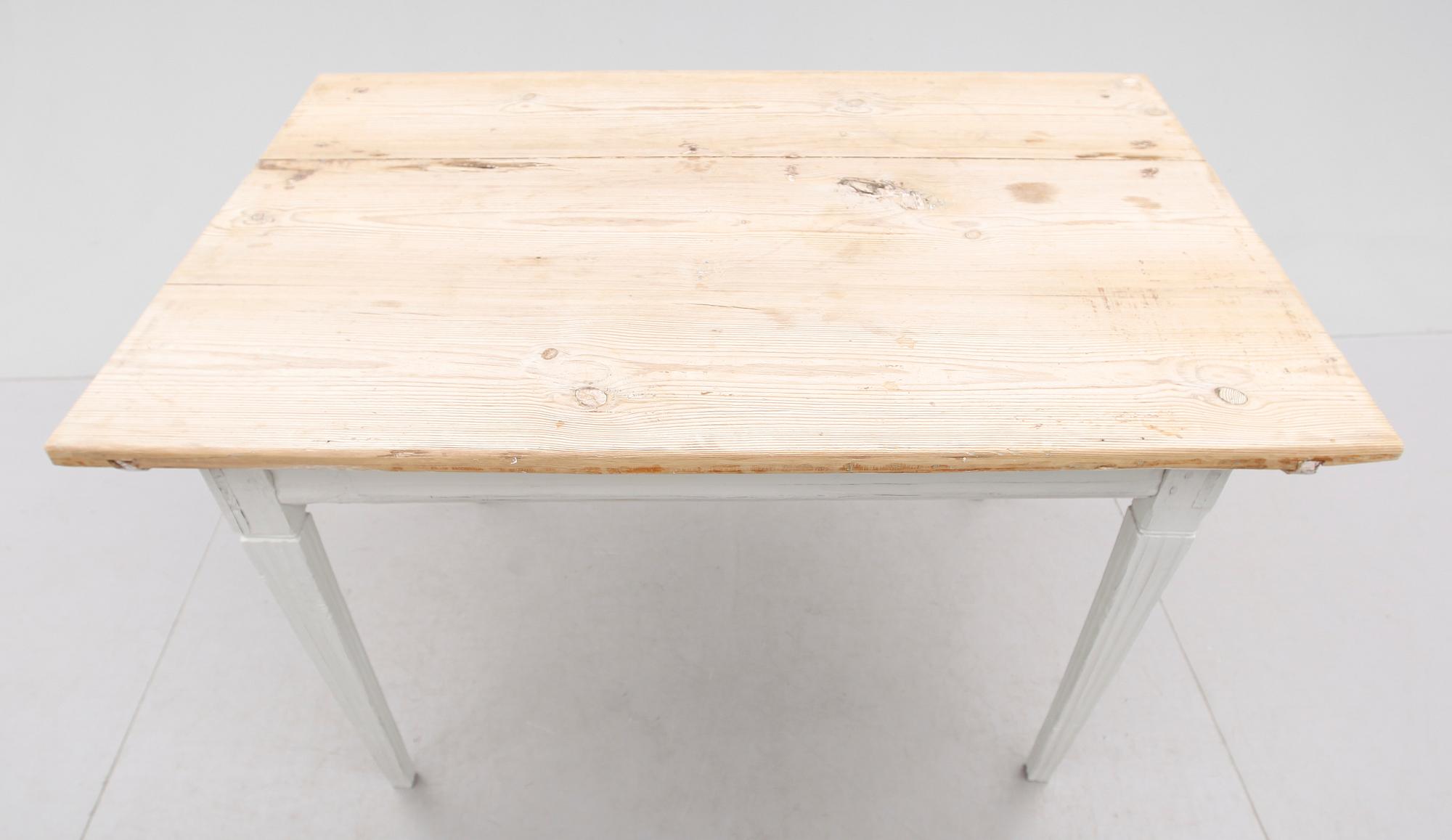 BORD, sengustavianskt, 1800-tal.