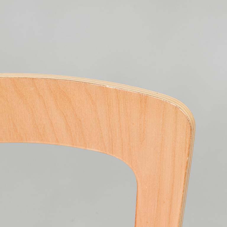 Alvar Aalto, A mid-20th century drop leaf table and three chairs for O.Y. Huonekalu-ja Rakennustyötehdas A.B.