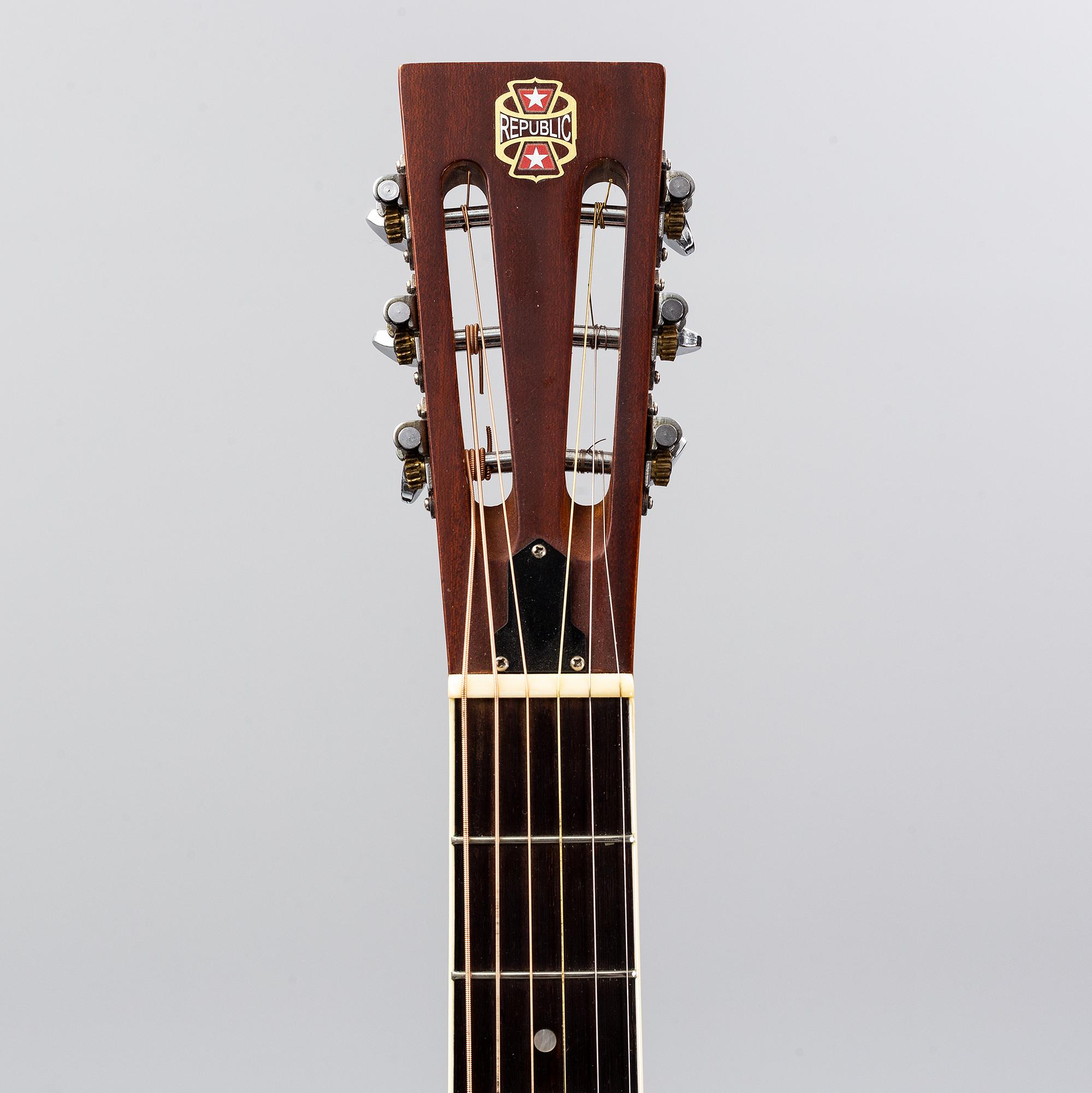 Akustisk gitarr, Republic Tri-cone 200 resonator, 2000-tal.