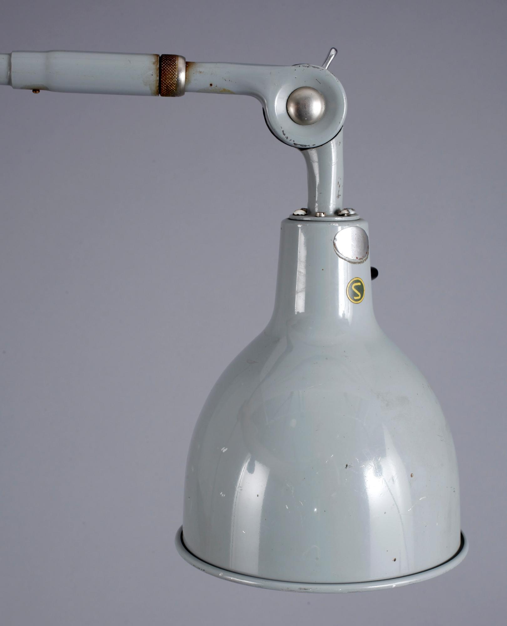 SKRIVBORDSLAMPA, 1900-talets tredje kvartal.