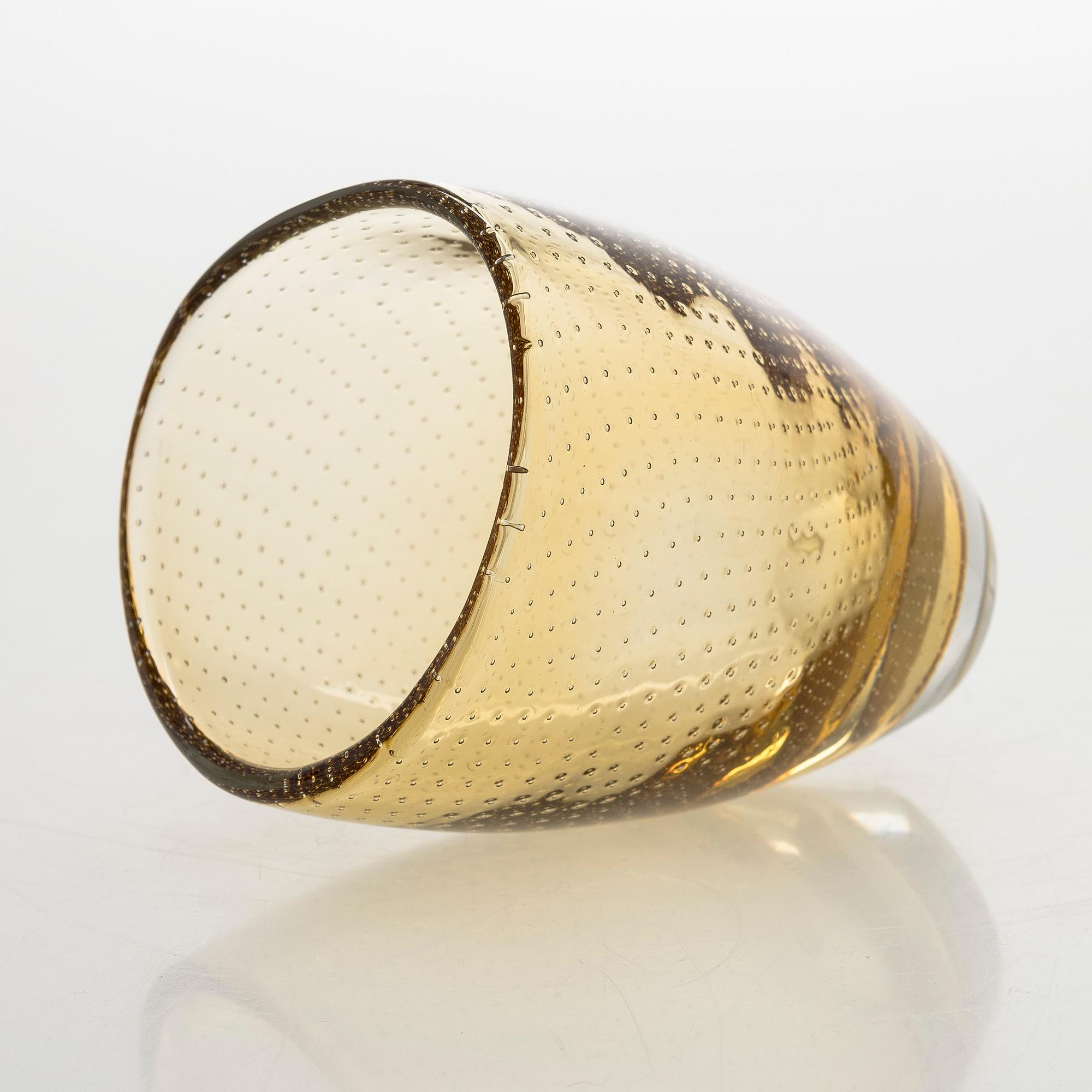 Gunnel Nyman, vas, modell "GN 16", signerad G. Nyman Nuutajärvi Notsjö.