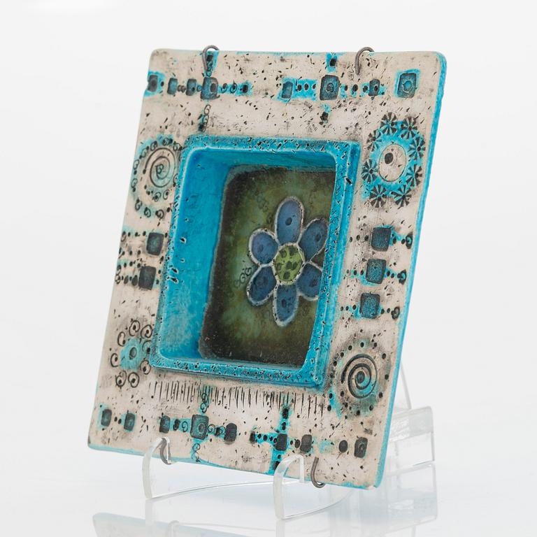 Rut Bryk, reliefi, kivitavaraa, signeerattu BRYK.