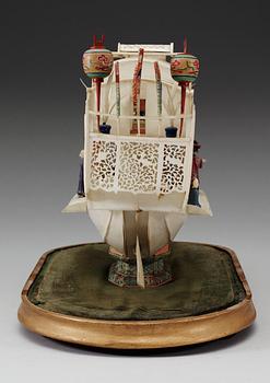MODELL av BÅT, ben samt elfenben. Qing dynasty, 1800-tal.