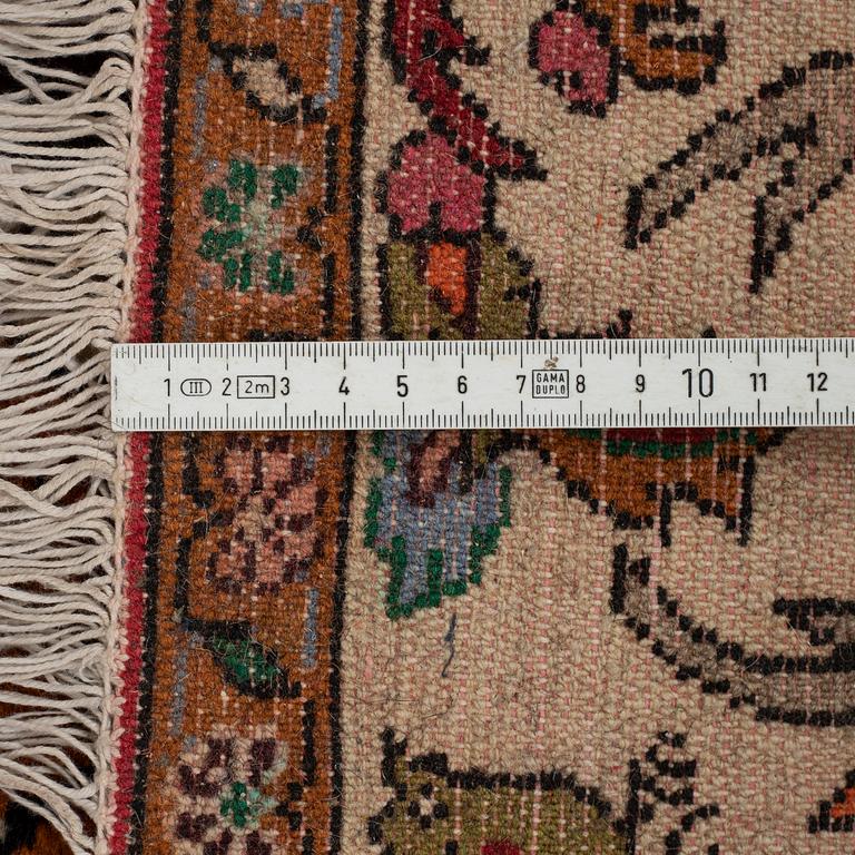 A rug, Old Persian figural, ca 190 x 82 cm.