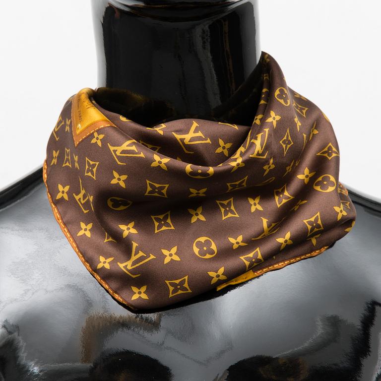 LOUIS VUITTON, "Carre Monogram Classique", HUIVI.